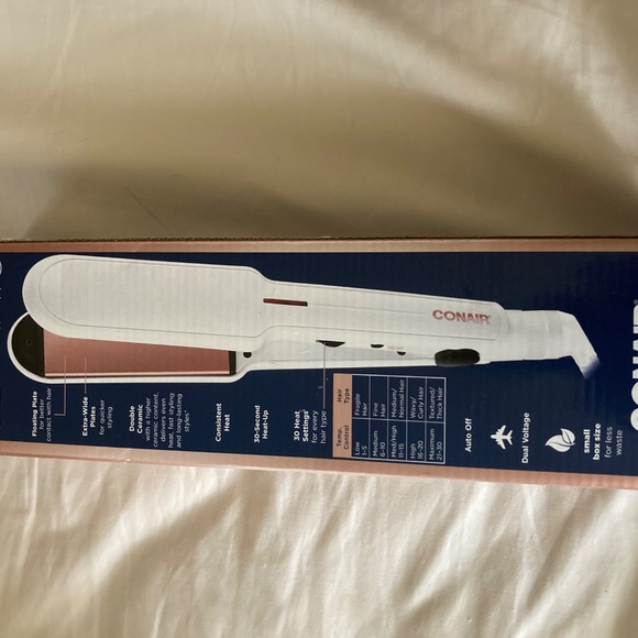NIB Conair double ceramic straightener - Picture 2 of 4